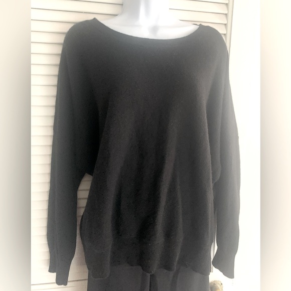 Eileen Fisher women’s black oversized cashmere sweater size Large